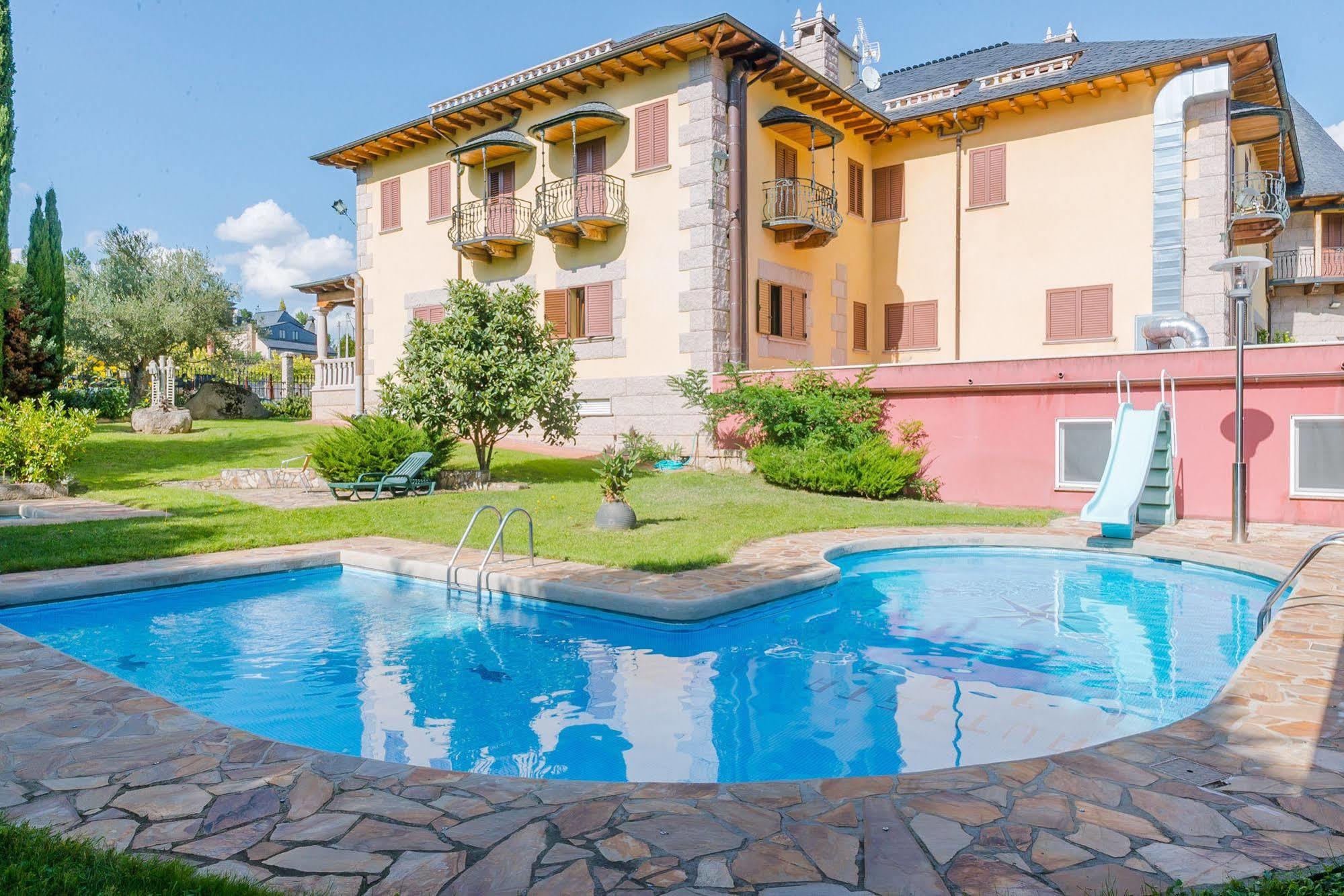 Complejo Hostelero Paladium Villamartín エクステリア 写真
