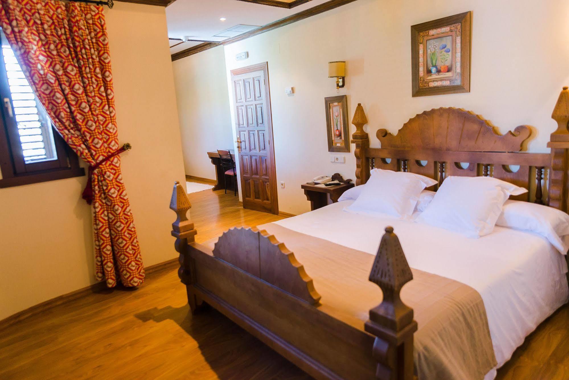 Complejo Hostelero Paladium Villamartín エクステリア 写真