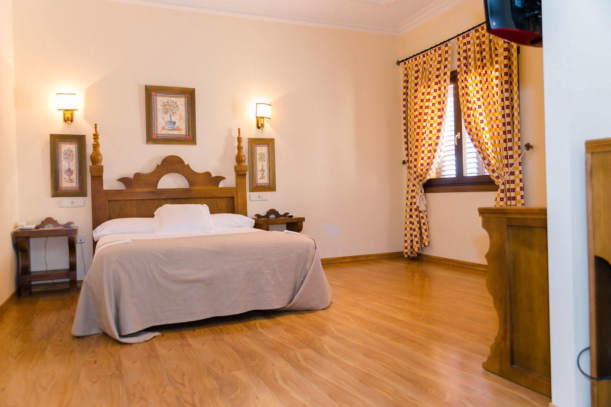 Complejo Hostelero Paladium Villamartín エクステリア 写真