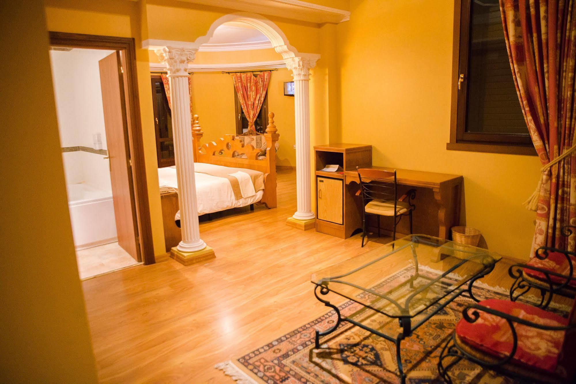 Complejo Hostelero Paladium Villamartín エクステリア 写真