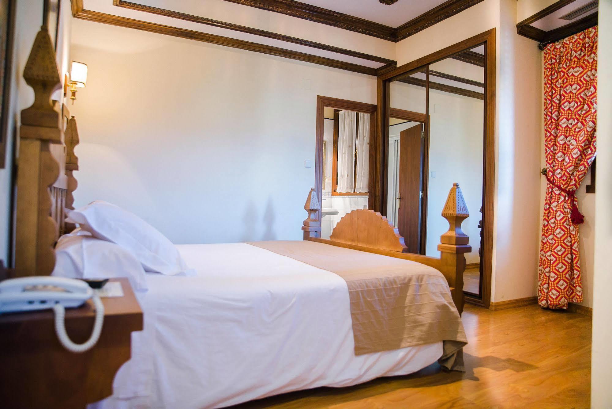 Complejo Hostelero Paladium Villamartín エクステリア 写真