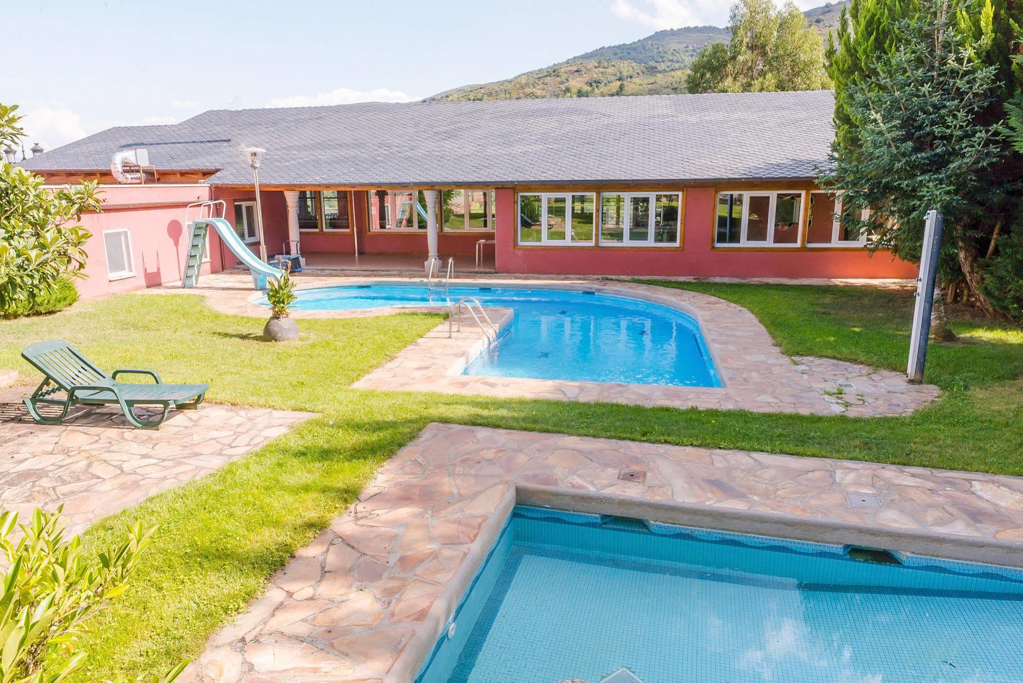 Complejo Hostelero Paladium Villamartín エクステリア 写真
